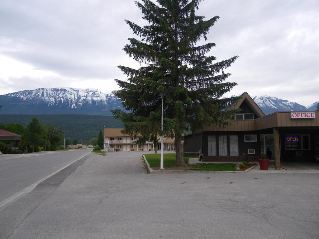 Selkirk Inn Golden Exterior photo