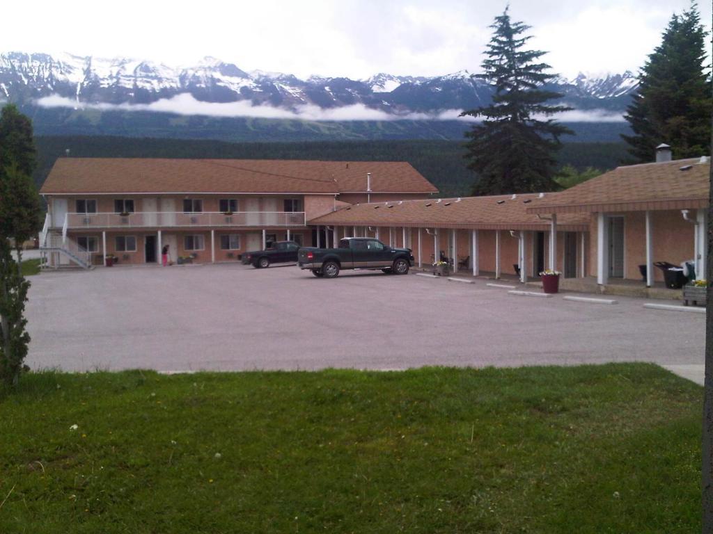 Selkirk Inn Golden Exterior photo